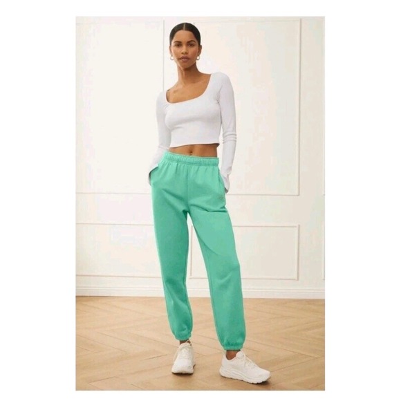 ALO Yoga Pants - Alo Yoga Accolade UNISEX OVERSIZED Lettuce High Waist Joggers Atheleisure